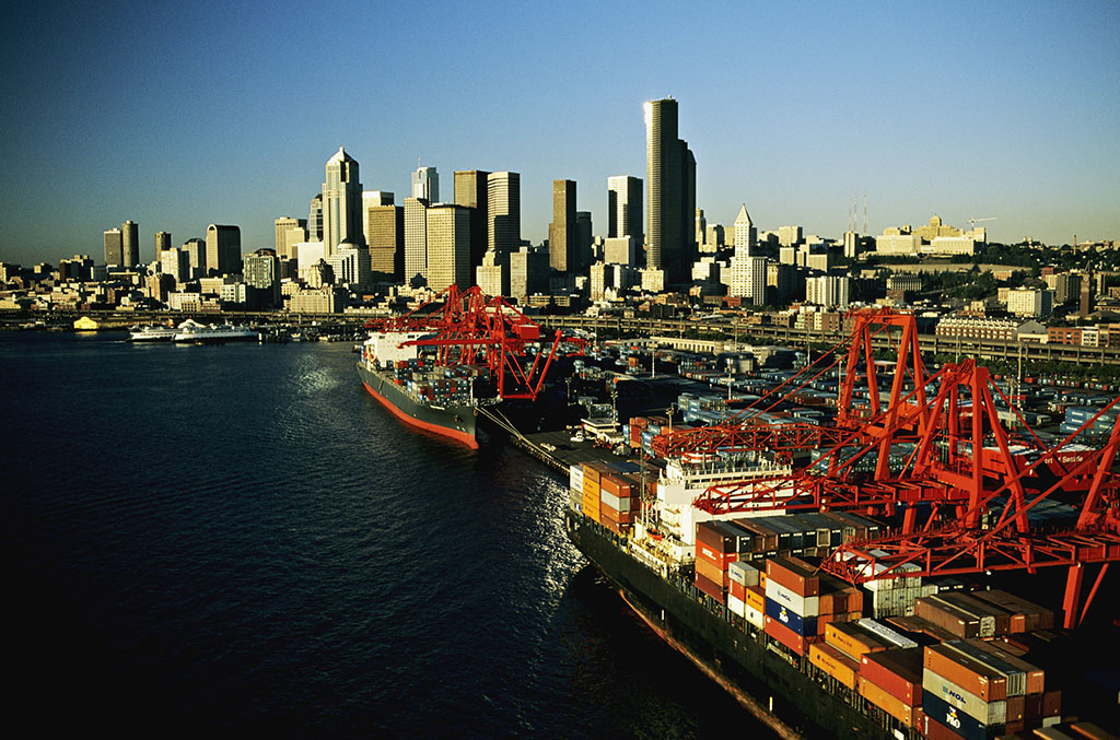 樹立全球視野 建設(shè)貿(mào)易強國&mdash;&mdash;專訪商務(wù)部貿(mào)研院院長顧學(xué)明