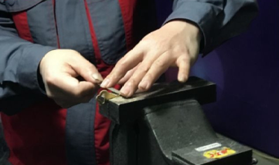 徒手配鑰匙、冰火焊鋼管&hellip;&hellip;這些航天工匠們的超群技藝令人嘆服！