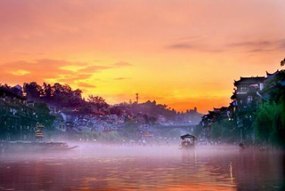 鳳凰古城　誰的城？