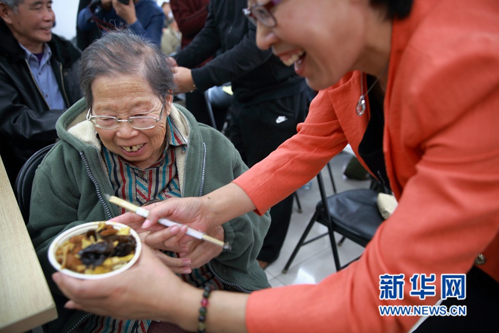 一碗長(zhǎng)壽面，一片感恩情