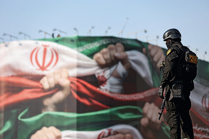 壓力重重，伊朗在經(jīng)歷什么