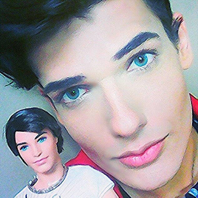 巴西男?；ㄙM31萬元整容成&ldquo;芭比男友&rdquo;