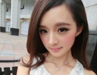 嫩模&ldquo;撞臉&rdquo;楊冪否認(rèn)整容 海量私房美照曝光