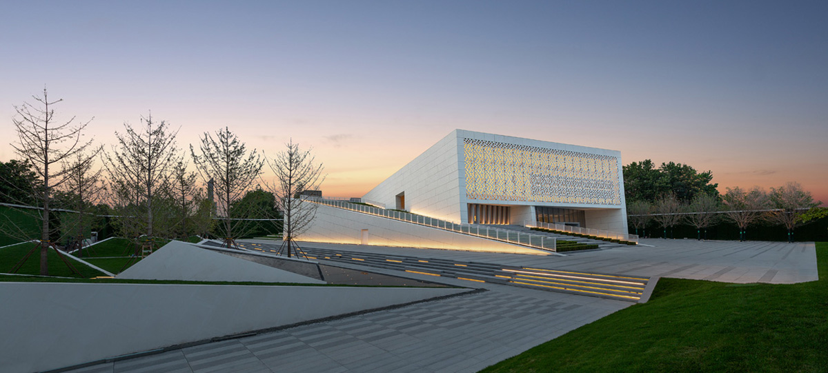 中央商務(wù)區(qū)展示中心正式對外開放，拉開了這座百年城市煥新升級的大幕