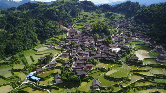 從貧困村到示范村，結對幫扶的&ldquo;龍?zhí)翗颖?rdquo;是如何煉成的