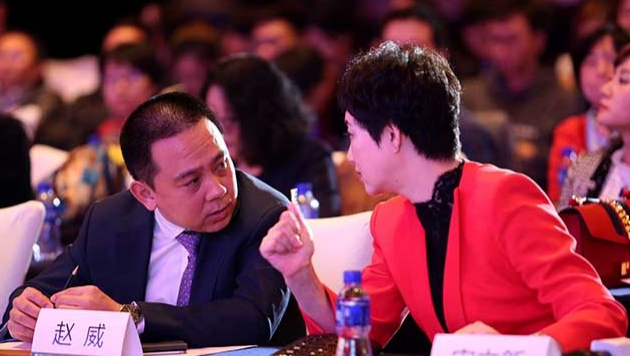 華夏幸福產(chǎn)業(yè)發(fā)展集團(tuán)總裁趙威、《英才》雜志社社長宋立新現(xiàn)場交流