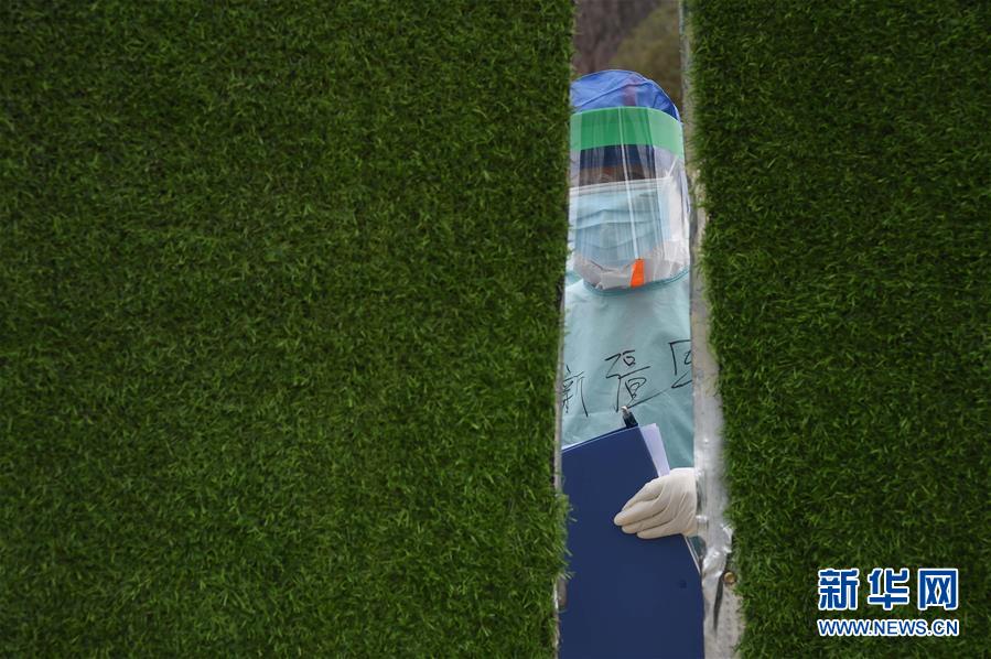 （聚焦疫情防控&middot;圖文互動）（6）軍隊新近承擔(dān)救治任務(wù)的兩所醫(yī)院全部投入使用 參照火神山醫(yī)院模式運行