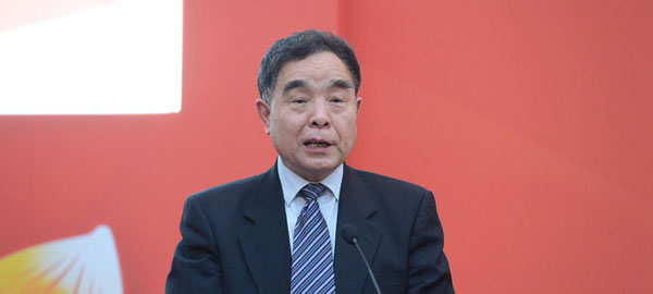 全國人大教科文衛(wèi)委員會(huì)主任委員、清華大學(xué)新聞出版學(xué)院院長柳斌杰致辭