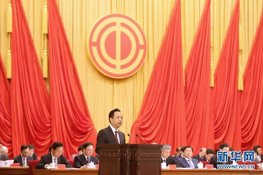 4月27日，慶祝&ldquo;五一&rdquo;國(guó)際勞動(dòng)節(jié)暨全國(guó)五一勞動(dòng)獎(jiǎng)和全國(guó)工人先鋒號(hào)表彰大會(huì)在北京人民大會(huì)堂舉行。中共中央政治局委員、中華全國(guó)總工會(huì)主席李建國(guó)出席大會(huì)并講話。新華社記者 才揚(yáng) 攝 