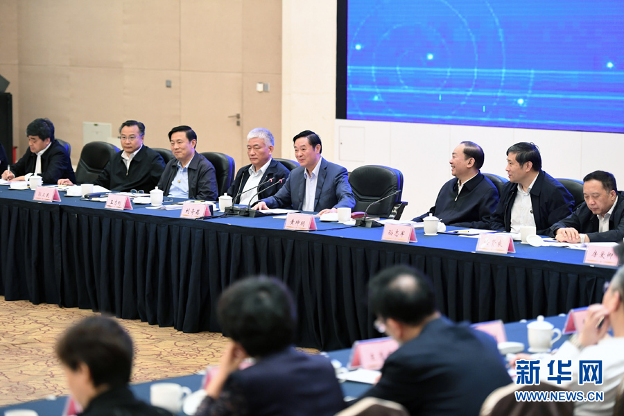 5月11日，中宣部在深圳召開深化文化體制改革座談會。中共中央政治局委員、中央書記處書記、中宣部部長劉奇葆出席會議并講話。 新華社記者張領(lǐng) 攝