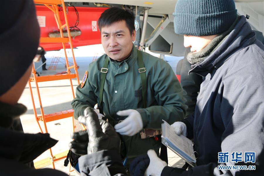 （建軍90周年&middot;英雄&middot;圖文互動(dòng)）（2）聽(tīng)，渤海灣有風(fēng)吹過(guò)來(lái)&mdash;&mdash;追記海軍某艦載航空兵部隊(duì)一級(jí)飛行員張超