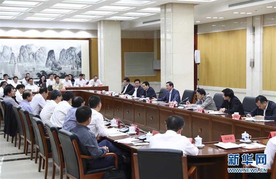 9月21日，中宣部在北京召開中央媒體駐外機(jī)構(gòu)外宣工作座談會(huì)。中共中央政治局委員、中央書記處書記、中宣部部長劉奇葆出席座談會(huì)并講話。新華社記者 謝環(huán)馳 攝 