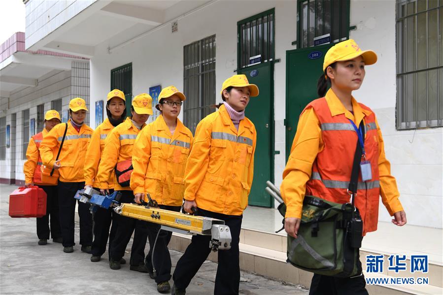 （走基層 聽民聲）（1）鐵路線上的&ldquo;鏗鏘玫瑰&rdquo;