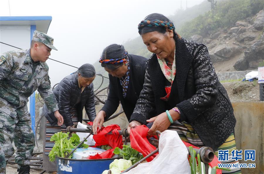 （圖文互動）（5）特寫：&ldquo;八一&rdquo;禮物，飛向云端哨所