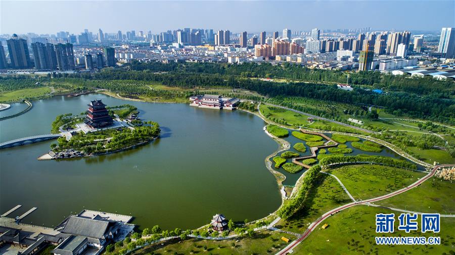 （壯闊東方潮 奮進(jìn)新時(shí)代&mdash;&mdash;慶祝改革開放40年）（1）感受&ldquo;毛烏素&rdquo;的生機(jī)