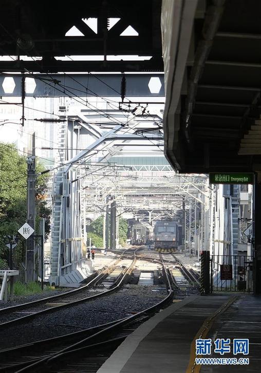 （圖文互動）（5）四十年、一扇窗&mdash;&mdash;兩地值守者眼中的羅湖橋