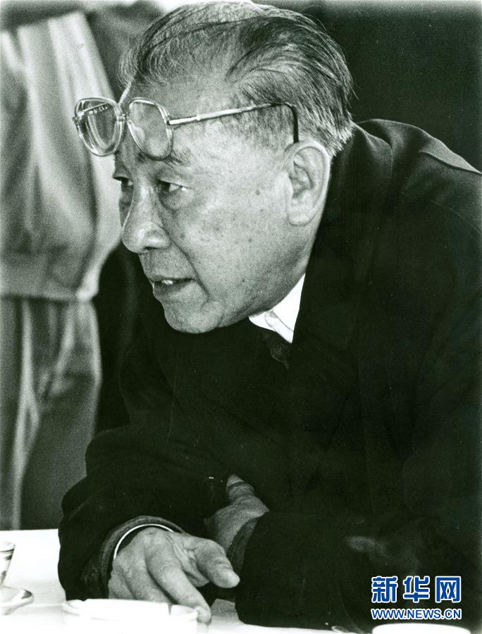 （改革先鋒風(fēng)采&middot;圖文互動）（1）袁庚：改革開放試驗(yàn)田&ldquo;蛇口模式&rdquo;的探索創(chuàng)立者