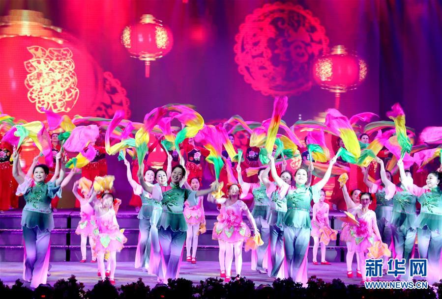 （在習(xí)近平新時代中國特色社會主義思想指引下&mdash;&mdash;新時代新作為新篇章&middot;圖文互動）（2）歡樂的&ldquo;精氣神兒&rdquo;從哪來？&mdash;&mdash;&ldquo;東北小延安&rdquo;用&ldquo;文化密鑰&rdquo;解鎖基層治理