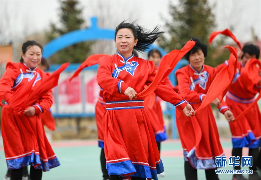 （壯麗70年&middot;奮斗新時代&middot;圖文互動）（1）情同一家，守望相助，共奔小康&mdash;&mdash;內蒙古興安盟巴彥敖包嘎查民族團結見聞