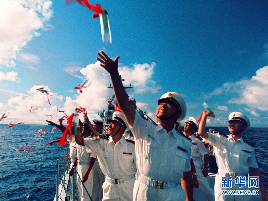 （新華全媒頭條&middot;人民海軍70年&middot;圖文互動）（1）向海圖強春潮涌&mdash;&mdash;黨中央、中央軍委和習(xí)主席關(guān)心人民海軍建設(shè)發(fā)展紀(jì)實