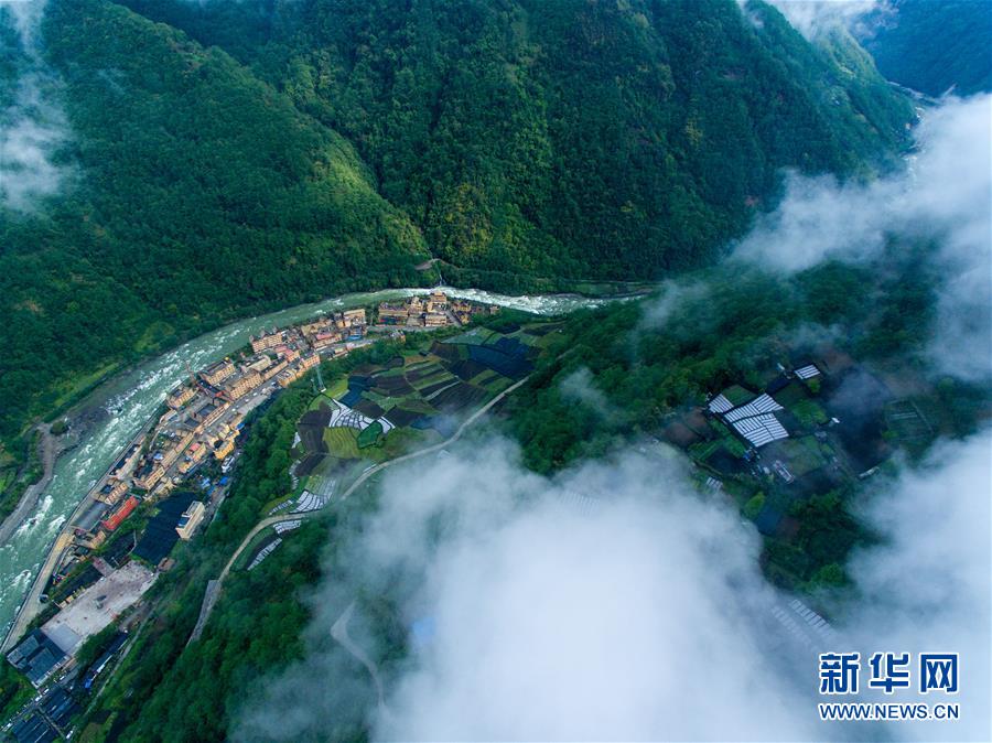 （壯麗70年&middot;奮斗新時(shí)代&middot;圖文互動(dòng)）（1）獨(dú)龍江畔，這個(gè)民族&ldquo;一躍千年&rdquo;