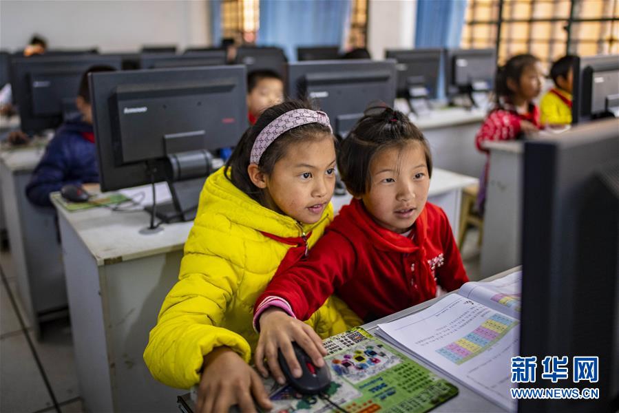 （壯麗70年&middot;奮斗新時(shí)代&middot;圖文互動(dòng)）（10）獨(dú)龍江畔，這個(gè)民族&ldquo;一躍千年&rdquo;