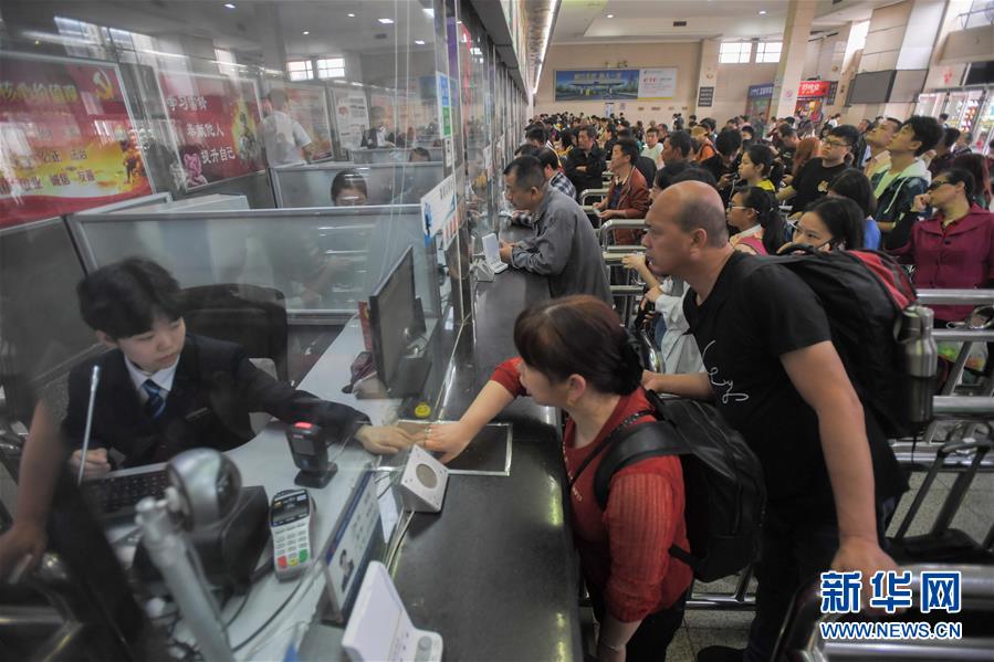 （社會）（1）長沙火車站迎來&ldquo;五一&rdquo;假期返程高峰