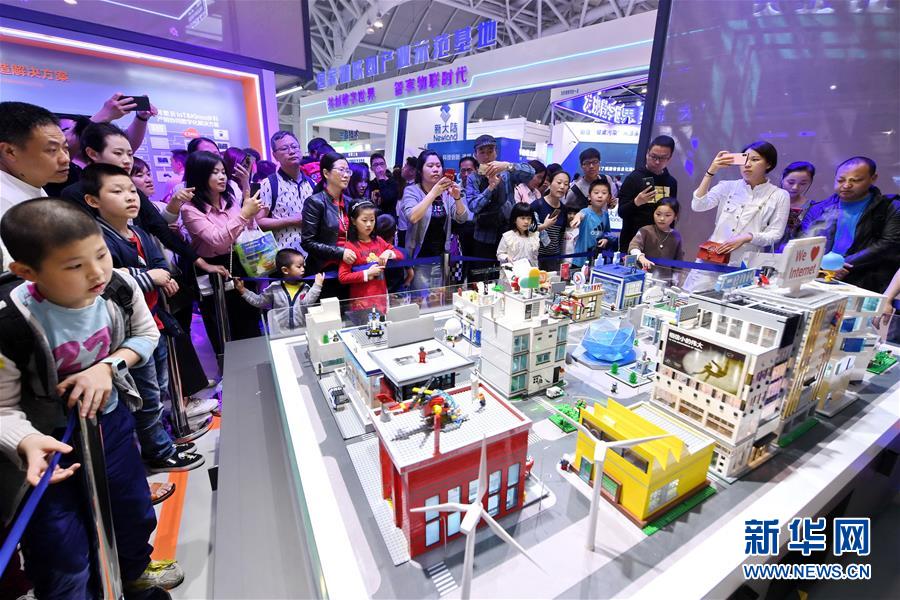 （新華全媒頭條&middot;圖文互動(dòng)）（3）從&ldquo;數(shù)字中國&rdquo;看中國發(fā)展新信號、新亮點(diǎn)、新趨勢