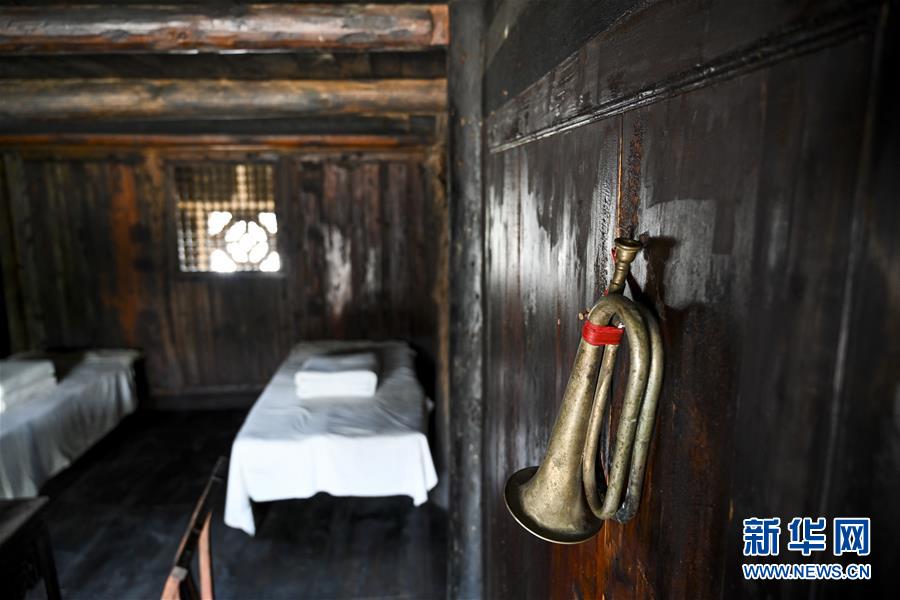 （壯麗70年&middot;奮斗新時(shí)代&mdash;&mdash;記者再走長(zhǎng)征路&middot;圖文互動(dòng)）（4）手捧棉被憶紅軍：走了那么多年，我們都念他們的好