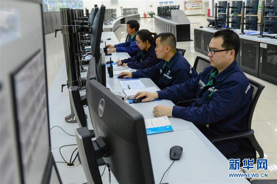 （壯麗70年&middot;奮斗新時(shí)代&mdash;&mdash;共和國(guó)發(fā)展成就巡禮&middot;圖文互動(dòng)）（5）旭日映天山　邊疆展新顏&mdash;&mdash;新中國(guó)成立70年新疆改革發(fā)展巡禮