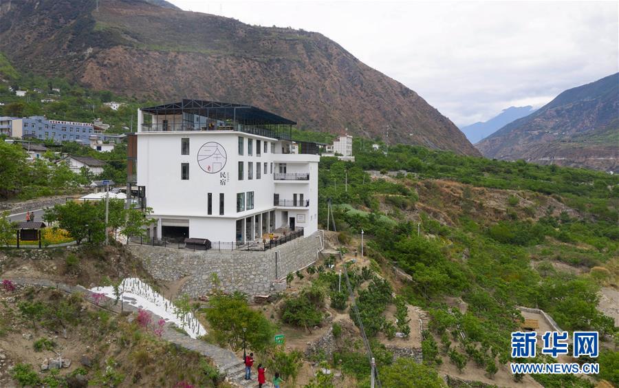 （新華全媒頭條&middot;壯麗70年&middot;奮斗新時(shí)代&mdash;&mdash;記者再走長征路&middot;圖文互動）（2）紅色的山河 綠色的家園&mdash;&mdash;川滇紅軍長征沿線見聞