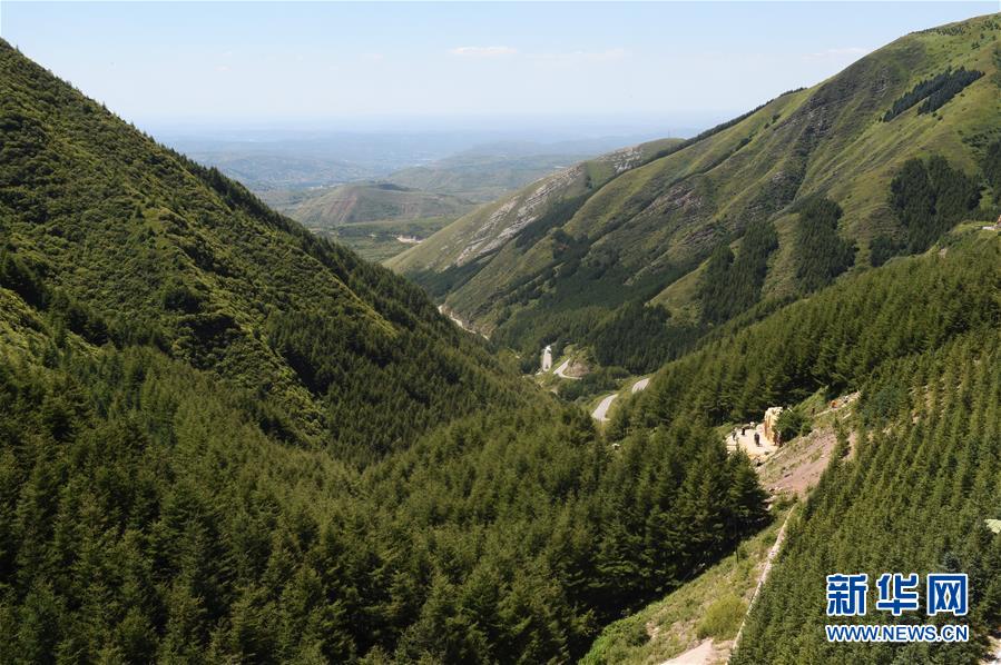 （壯麗70年&middot;奮斗新時(shí)代&mdash;&mdash;記者再走長征路&middot;圖文互動(dòng)）（3）追憶紅色經(jīng)典&mdash;&mdash;《清平樂&middot;六盤山》的誕生