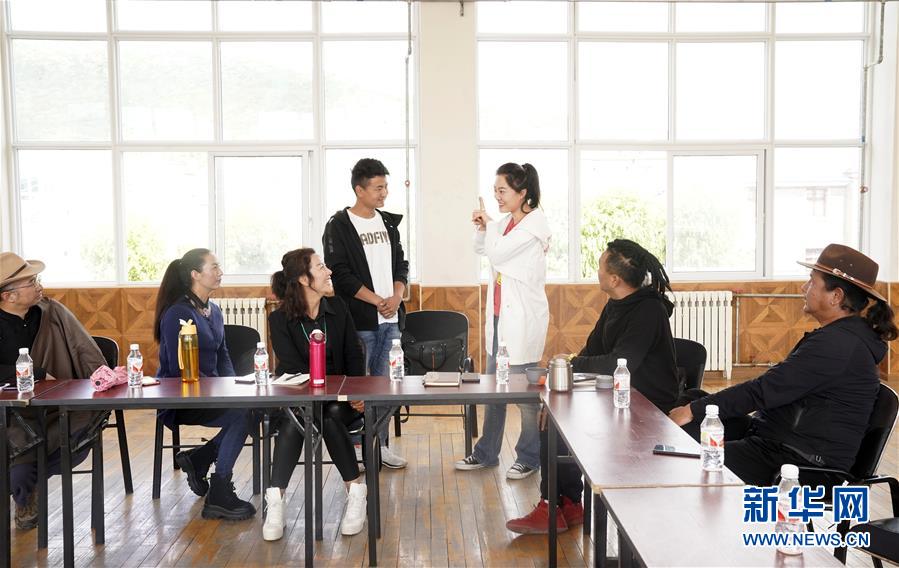 （新華全媒頭條&middot;圖文互動(dòng)）（3）奮力書(shū)寫(xiě)中華民族新史詩(shī)&mdash;&mdash;寫(xiě)在習(xí)近平總書(shū)記文藝工作座談會(huì)重要講話發(fā)表五周年之際