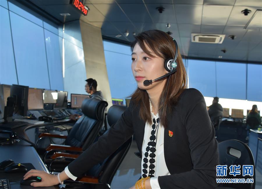 （關(guān)注春運&middot;圖文互動）在崗一分鐘，保證安全60秒&mdash;&mdash;記守護(hù)遠(yuǎn)航客機(jī)的&ldquo;燈塔&rdquo;管制員