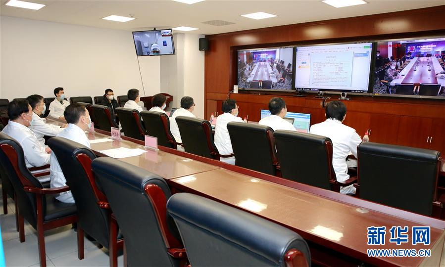 （聚焦疫情防控&middot;圖文互動）（2）解放軍總醫(yī)院為火神山醫(yī)院患者開展首次5G遠(yuǎn)程會診