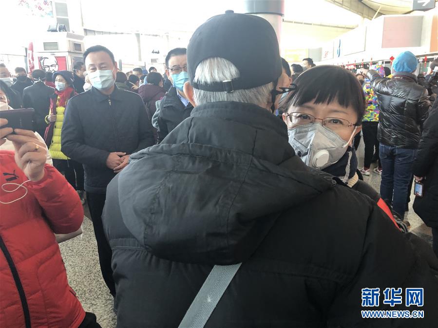 （熱點(diǎn)鮮報(bào)&middot;圖文互動(dòng)）（1）三代人的約定：父母送我援湖北，我給孩子樹榜樣