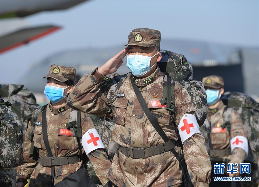 （聚焦疫情防控&middot;圖文互動）（11）空軍第四次向武漢大規(guī)?？者\醫(yī)療隊員和物資