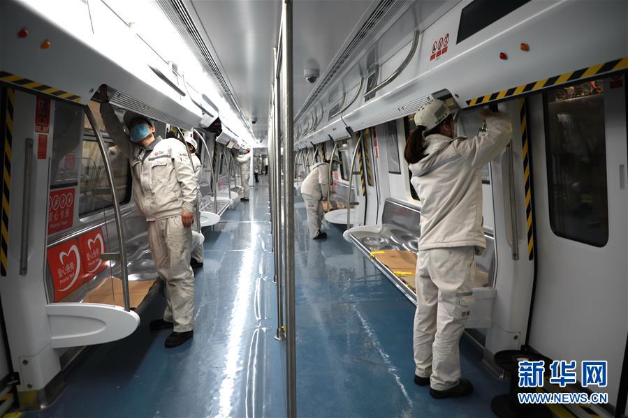 （圖文互動）（3）吃粉擼串，商圈&ldquo;打卡&rdquo;，動車出廠&mdash;&mdash;湖南&ldquo;標簽&rdquo;復蘇記