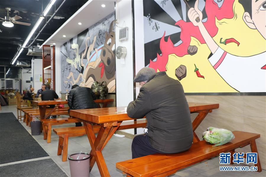 （圖文互動）（5）吃粉擼串，商圈&ldquo;打卡&rdquo;，動車出廠&mdash;&mdash;湖南&ldquo;標簽&rdquo;復蘇記