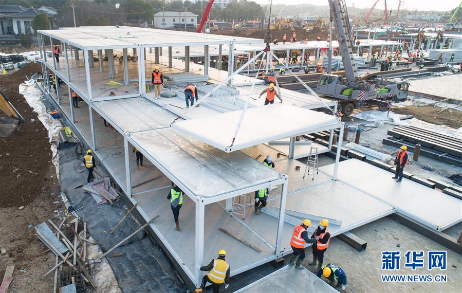 （新華全媒頭條&middot;圖文互動(dòng)）（11）滄海橫流 英雄本色&mdash;&mdash;致敬抗疫一線的勇士們