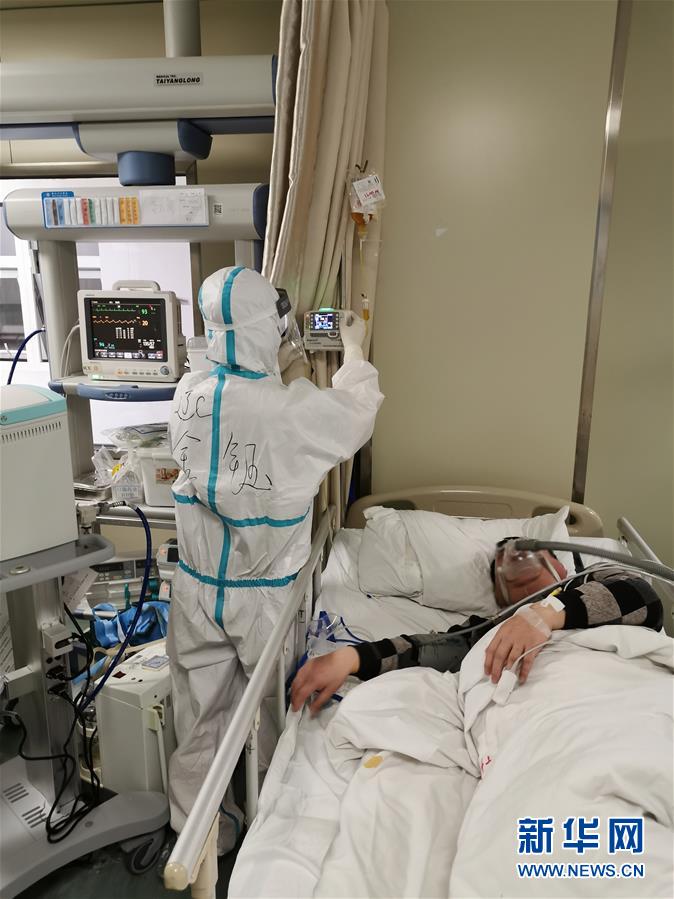 （一線抗疫群英譜&middot;圖文互動）（4）生命之光，溫暖&ldquo;無面之交&rdquo;&mdash;&mdash;記抗疫一線重癥監(jiān)護(hù)室90后護(hù)士金鈺 