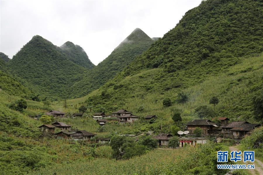 （決戰(zhàn)決勝脫貧攻堅&middot;圖文互動）（2）邊境線上起新居&mdash;&mdash;桂西極貧縣山村走訪見聞