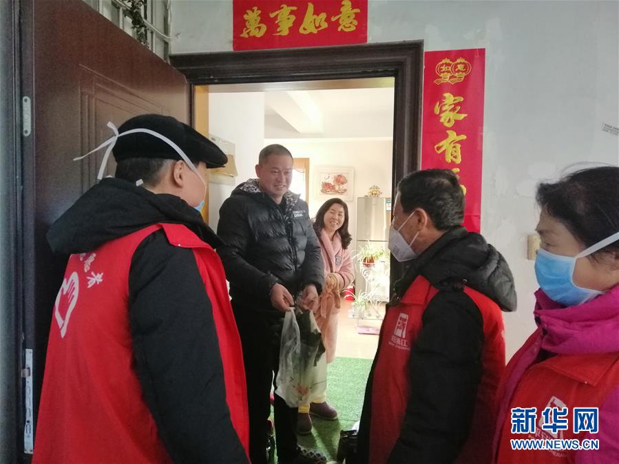 （在習(xí)近平新時(shí)代中國(guó)特色社會(huì)主義思想指引下&mdash;&mdash;新時(shí)代新作為新篇章&middot;習(xí)近平總書記關(guān)切事&middot;圖文互動(dòng)）（5）扎緊籬笆打好樁&mdash;&mdash;各地筑牢社區(qū)防控安全屏障