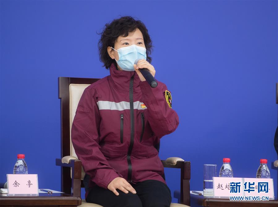 （聚焦疫情防控&middot;圖文互動(dòng)）（5）分秒必爭(zhēng)！一切為了治病救人&mdash;&mdash;中國(guó)抗疫生命至上的生動(dòng)實(shí)踐