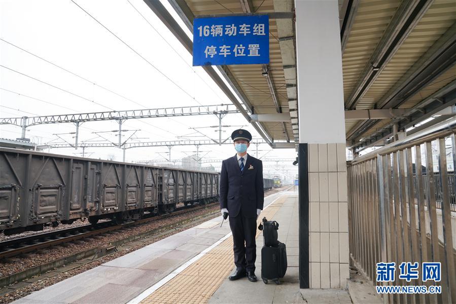 （抗疫中的真善美&middot;圖文互動）（2）丁志中：動車司機室就是我的&ldquo;戰(zhàn)場&rdquo;