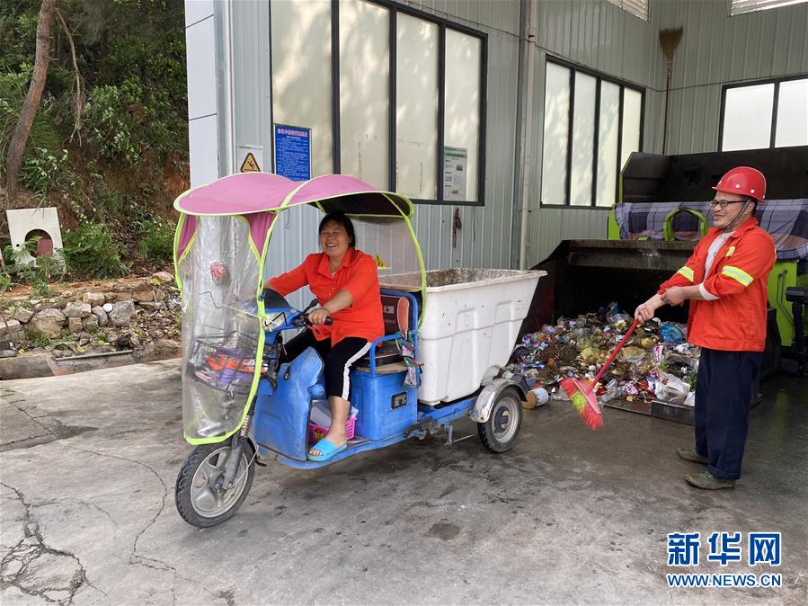 (決戰(zhàn)決勝脫貧攻堅(jiān)·圖文互動(dòng))(1)三個(gè)土家女人見(jiàn)證一口刀村搬遷史