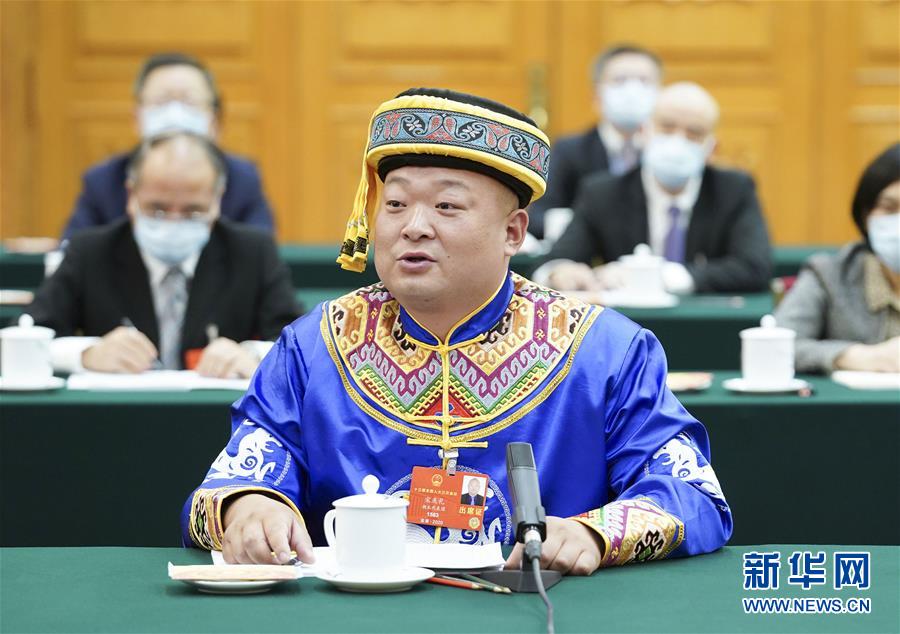 （新華全媒頭條&middot;圖文互動）（8）從人民中汲取磅礴力量&mdash;&mdash;習(xí)近平總書記同出席2020年全國兩會人大代表、政協(xié)委員共商國是紀(jì)實(shí)