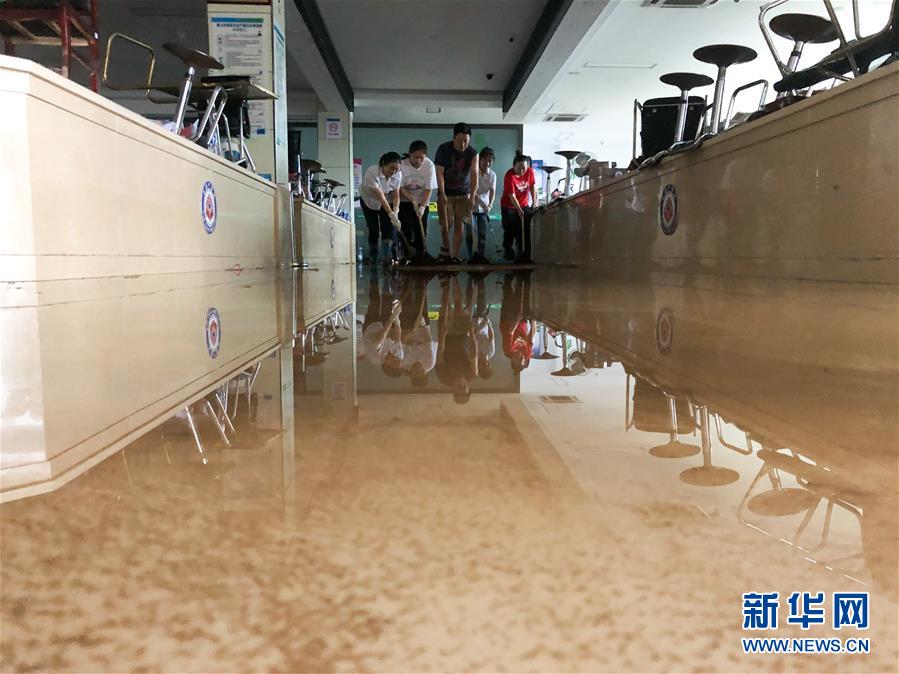 （防汛抗洪&middot;圖文互動）（6）為了讓我們的城市不停擺&mdash;&mdash;汛情下的千年古城安徽歙縣直擊