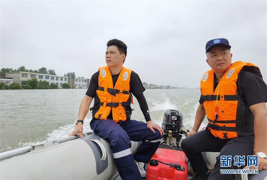 （防汛抗洪&middot;一線人物&middot;圖文互動）（2）萬家燈火明 壩上有神兵&mdash;&mdash;安徽宿松長江大堤上的&ldquo;守護者聯(lián)盟&rdquo;群像