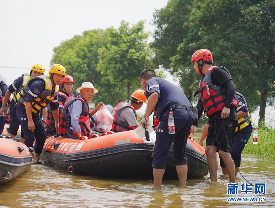 （新華全媒頭條&middot;圖文互動）（5）百萬群眾大轉(zhuǎn)移&mdash;&mdash;抗洪搶險(xiǎn)救援直擊